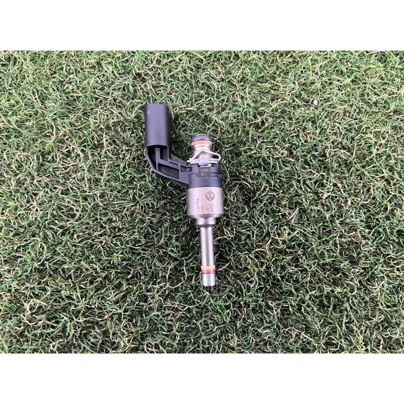 Форсунка топливная (топливная система) Volkswagen Touareg FL 2015 3.6 03H906036