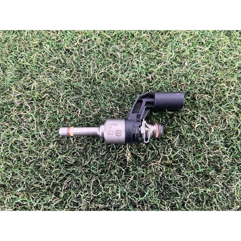 Форсунка топливная (топливная система) Volkswagen Touareg FL 2015 3.6 03H906036