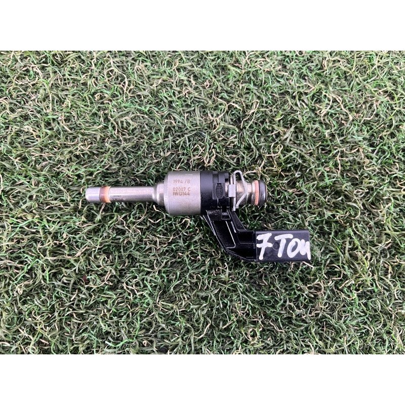 Форсунка топливная (топливная система) Volkswagen Touareg FL 2015 3.6 03H906036