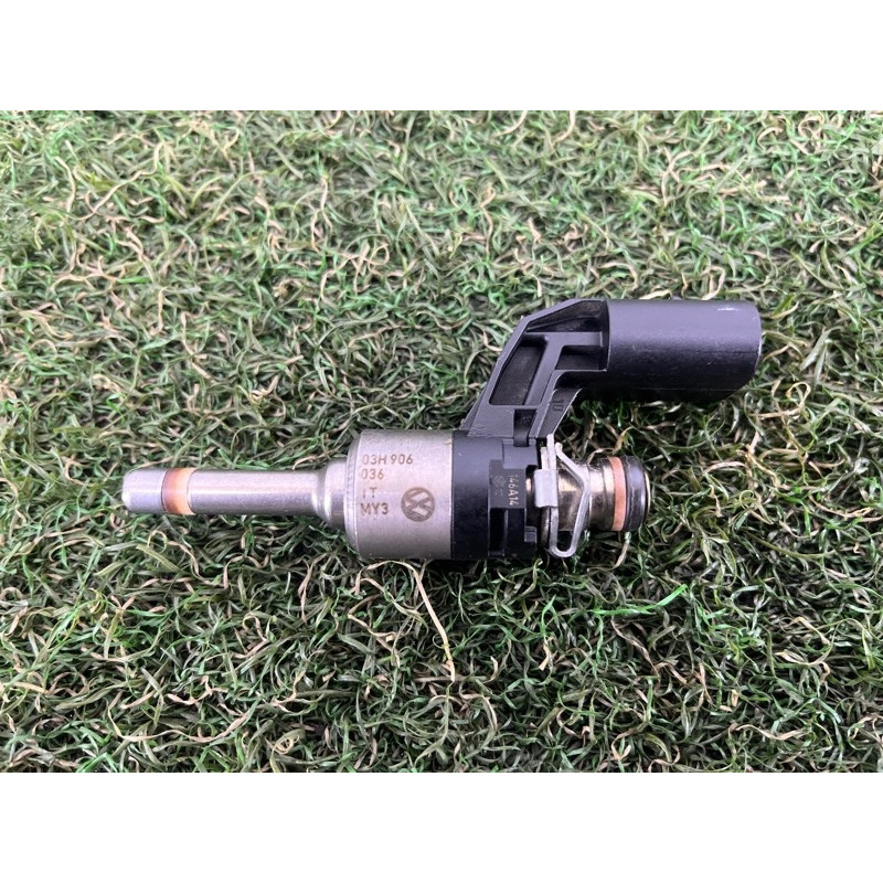 Форсунка топливная (топливная система) Volkswagen Touareg FL 2015 3.6 03H906036
