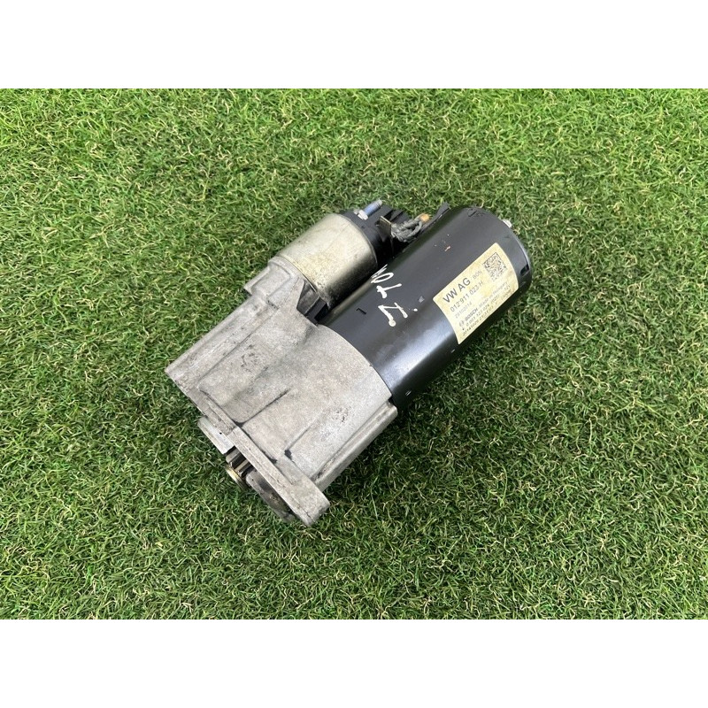 Стартер (электрика) Volkswagen Touareg FL 2015 3.6 012911023H