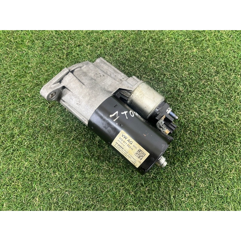 Стартер (электрика) Volkswagen Touareg FL 2015 3.6 012911023H