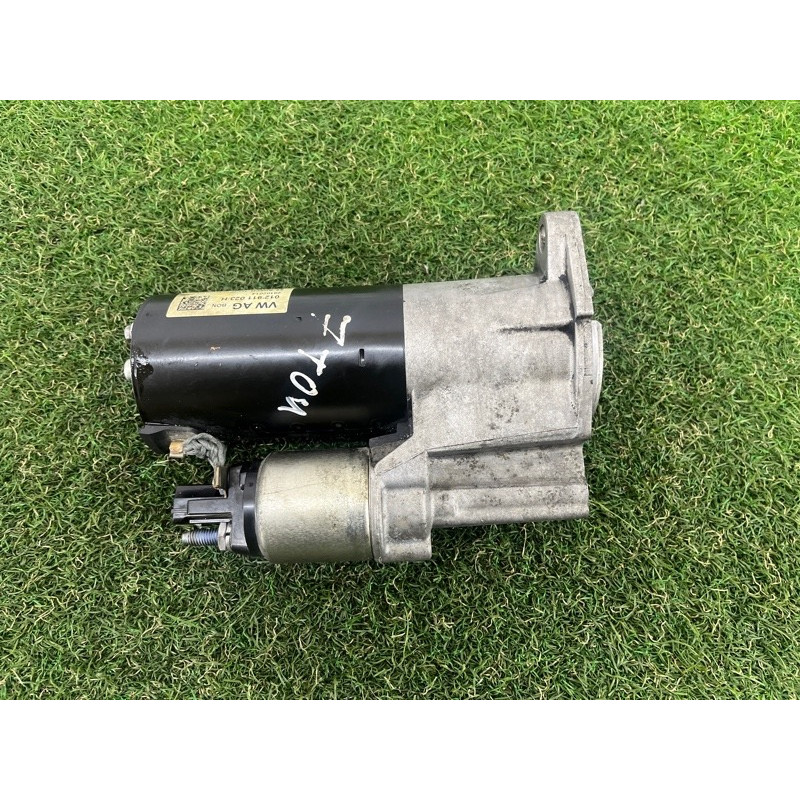 Стартер (электрика) Volkswagen Touareg FL 2015 3.6 012911023H