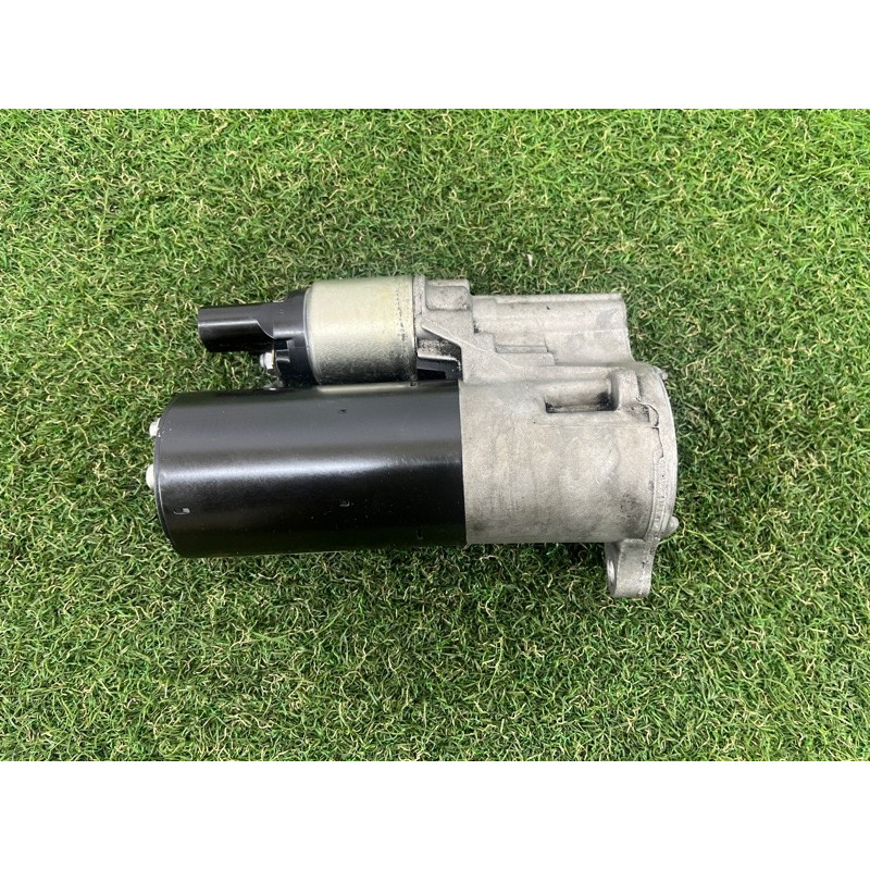 Стартер (электрика) Volkswagen Touareg FL 2015 3.6 012911023H