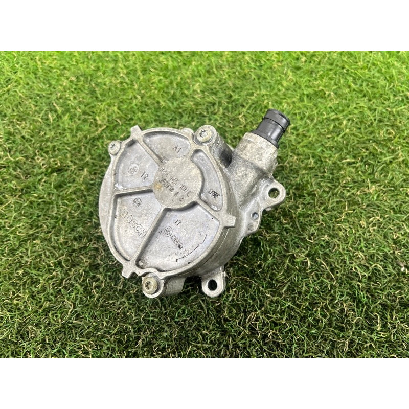 Вакуумный насос (тормозная система) Volkswagen Touareg FL 2015 3.6 03H145100C