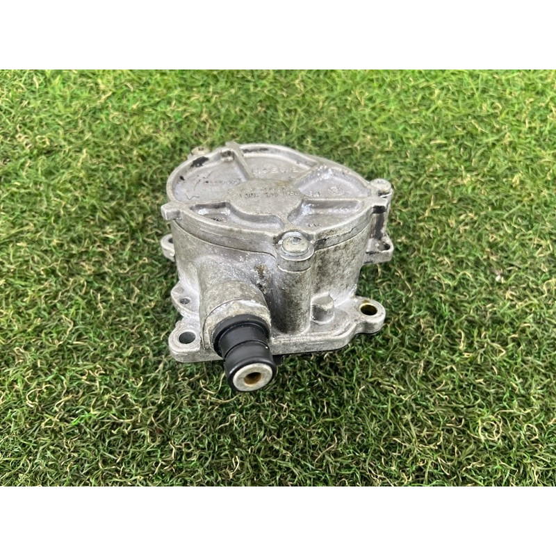 Вакуумный насос (тормозная система) Volkswagen Touareg FL 2015 3.6 03H145100C