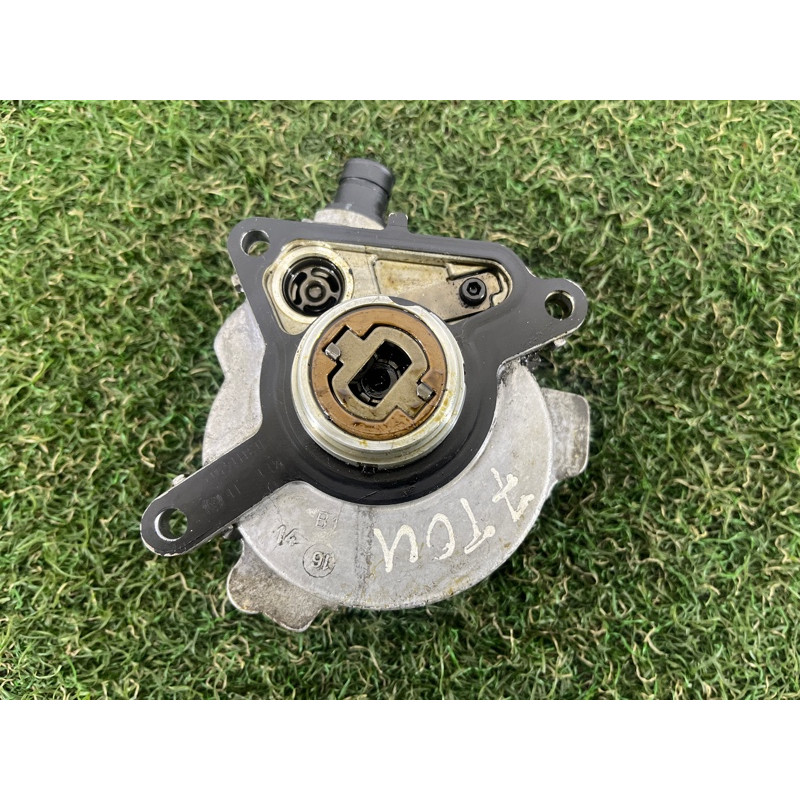 Вакуумный насос (тормозная система) Volkswagen Touareg FL 2015 3.6 03H145100C