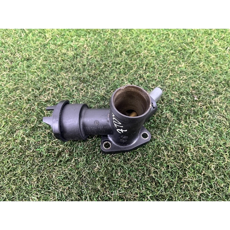 Фланец системы охлаждения (система охлаждения) Volkswagen Touareg FL 2015 3.6 03H121133