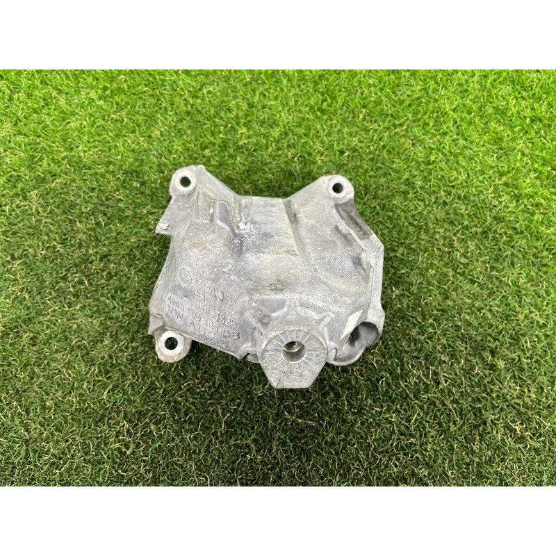 Кронштейн подушки двигателя (кронштейны двигателя) AUDI A4 B9 2017 2.0 4M0199307CB