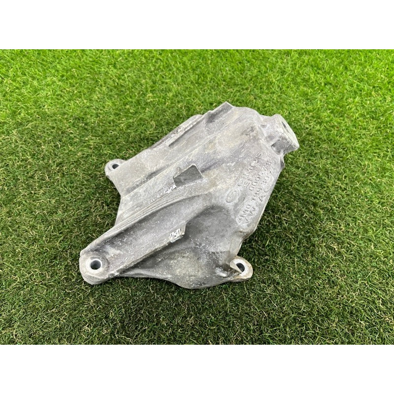 Кронштейн подушки двигателя (кронштейны двигателя) AUDI A4 B9 2017 2.0 4M0199307CB