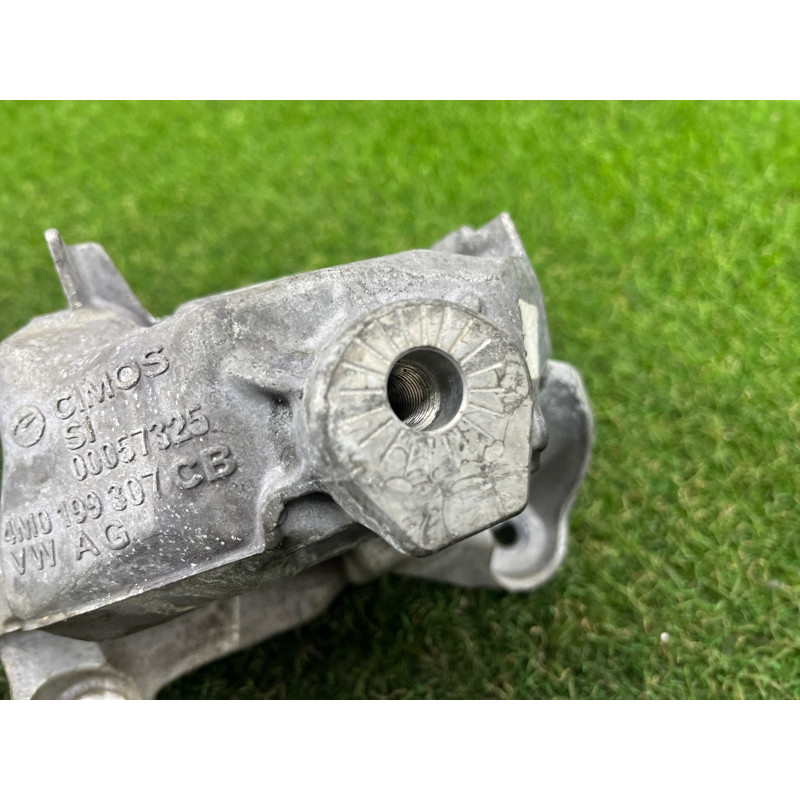 Кронштейн подушки двигателя (кронштейны двигателя) AUDI A4 B9 2017 2.0 4M0199307CB