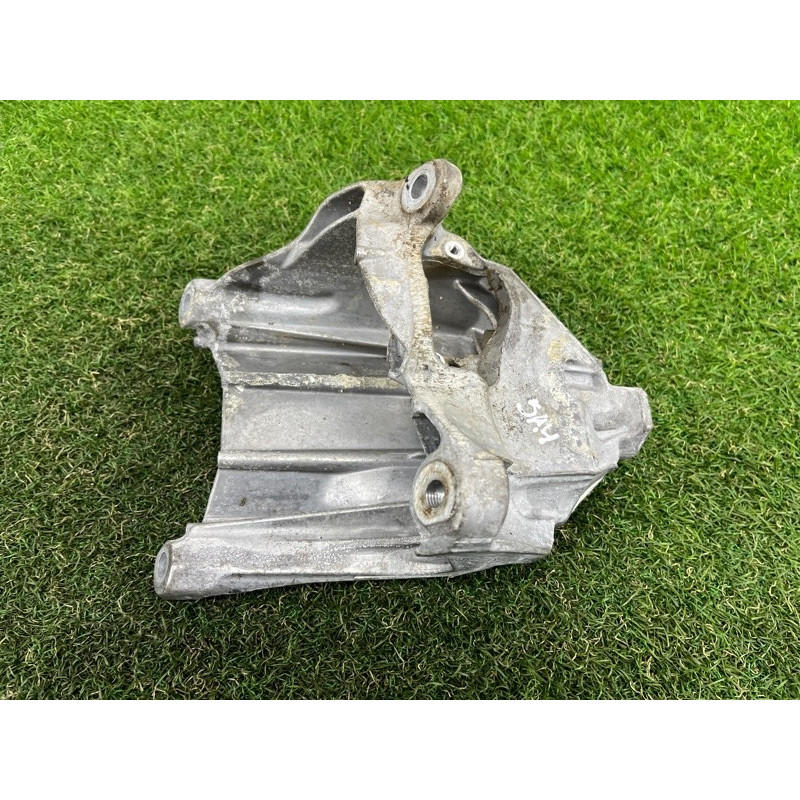 Кронштейн подушки двигателя (кронштейны двигателя) AUDI A4 B9 2017 2.0 4M0199307CB