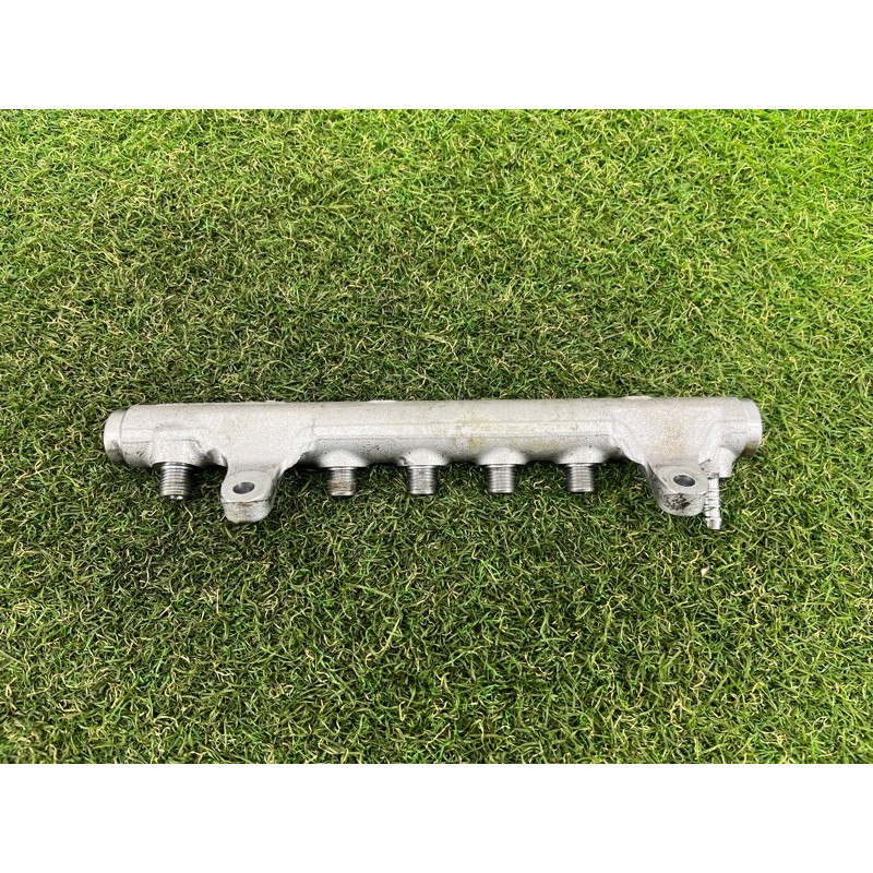 Топливная рампа (топливная система) Volkswagen Amarok 2H 2012 2.0 tdi 03L130089K