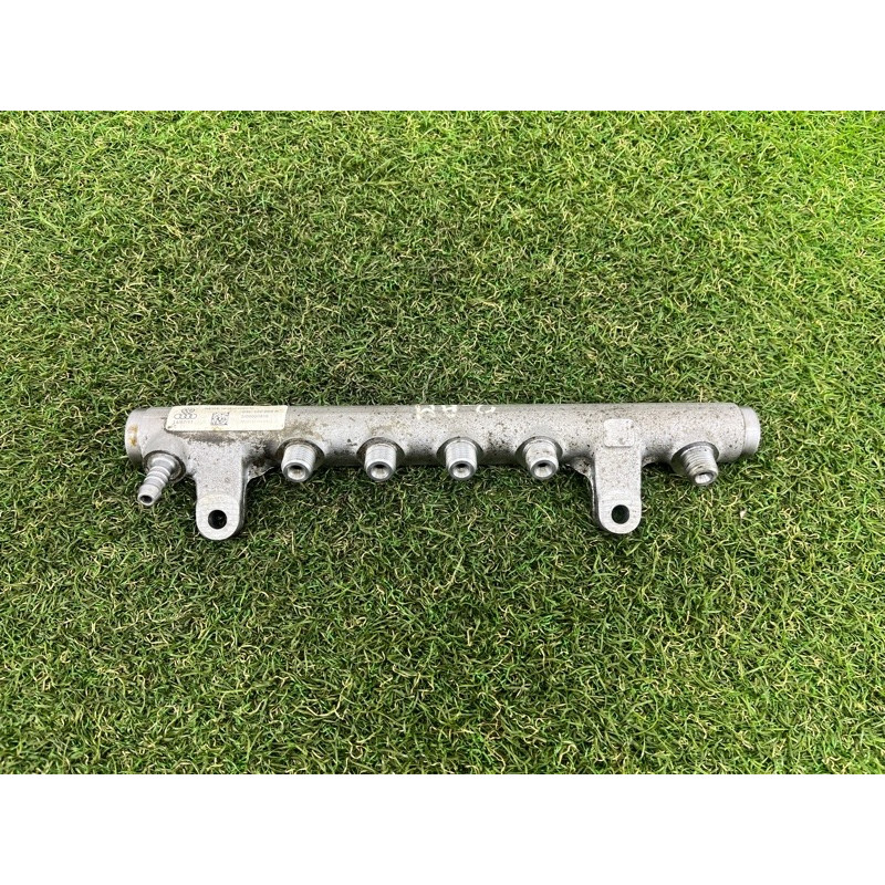 Топливная рампа (топливная система) Volkswagen Amarok 2H 2012 2.0 tdi 03L130089K