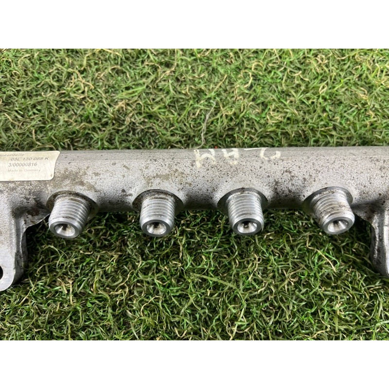 Топливная рампа (топливная система) Volkswagen Amarok 2H 2012 2.0 tdi 03L130089K