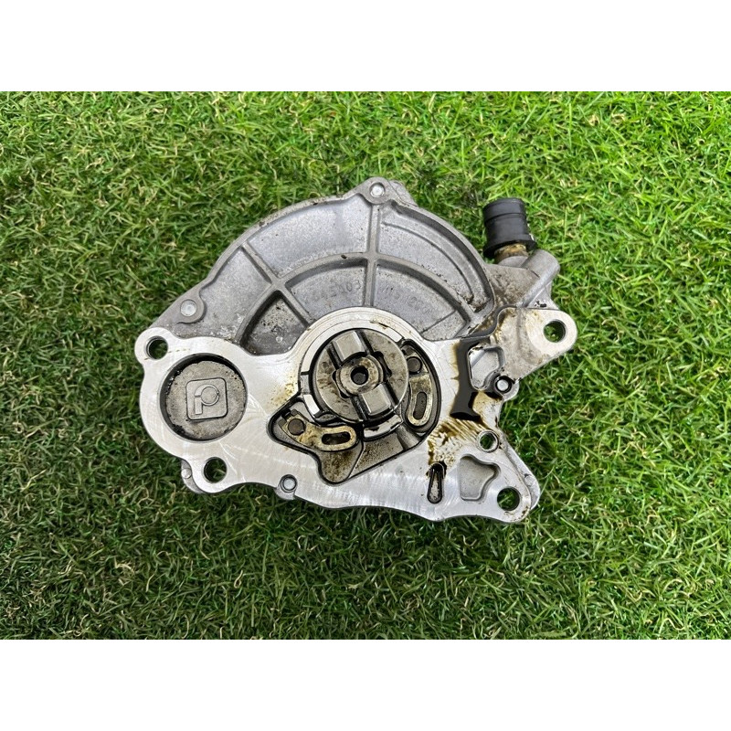 Вакуумный насос (тормозная система) Volkswagen Amarok 2H 2012 2.0 tdi 03L145100H