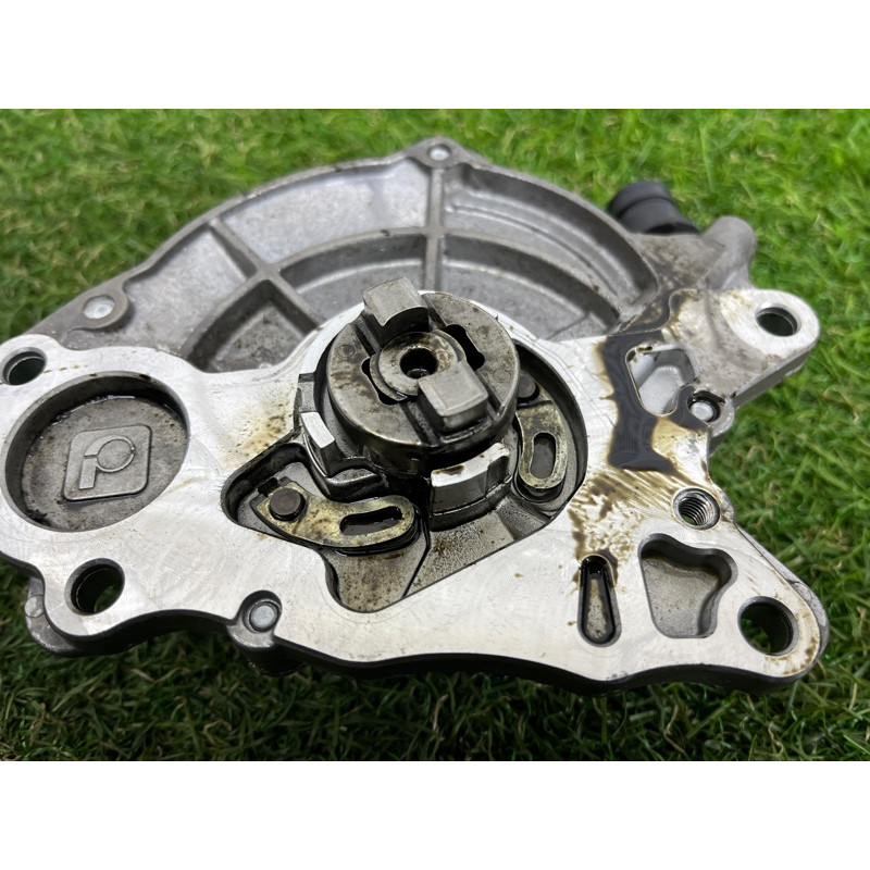 Вакуумный насос (тормозная система) Volkswagen Amarok 2H 2012 2.0 tdi 03L145100H