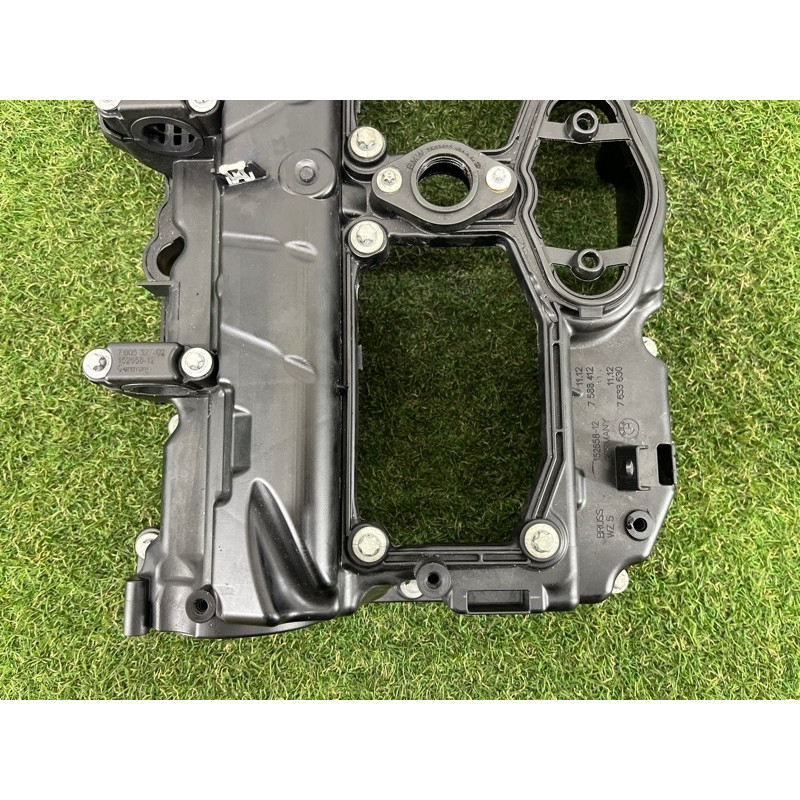 Крышка клапанов (двигатель и элементы) BMW 2-series F22 2015 2.0 11127588412