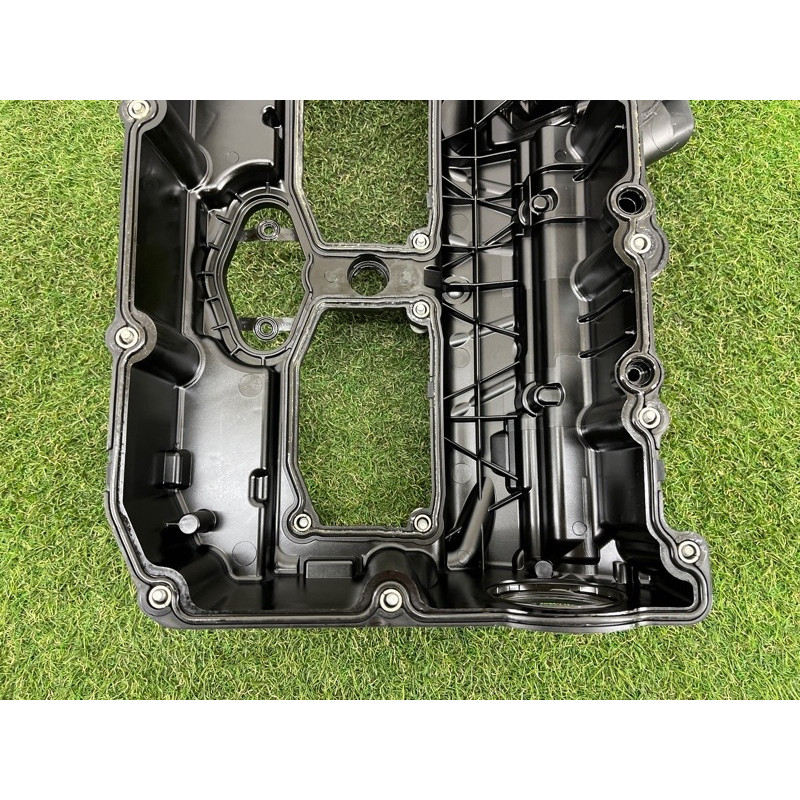 Крышка клапанов (двигатель и элементы) BMW 2-series F22 2015 2.0 11127588412