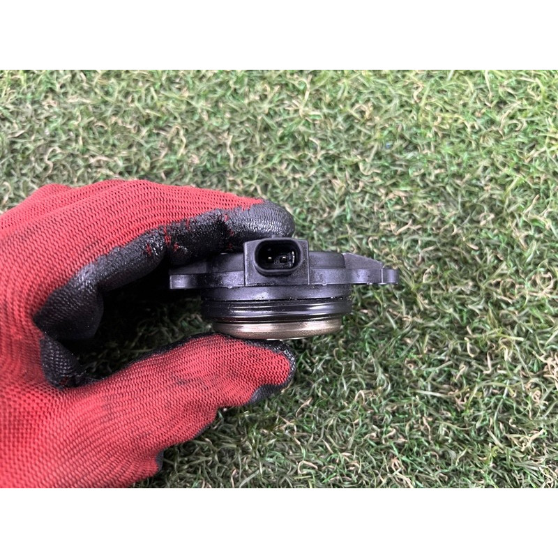 Клапан фазорегулятора (электрика двигателя) BMW 2-series F22 2015 2.0 11367593719