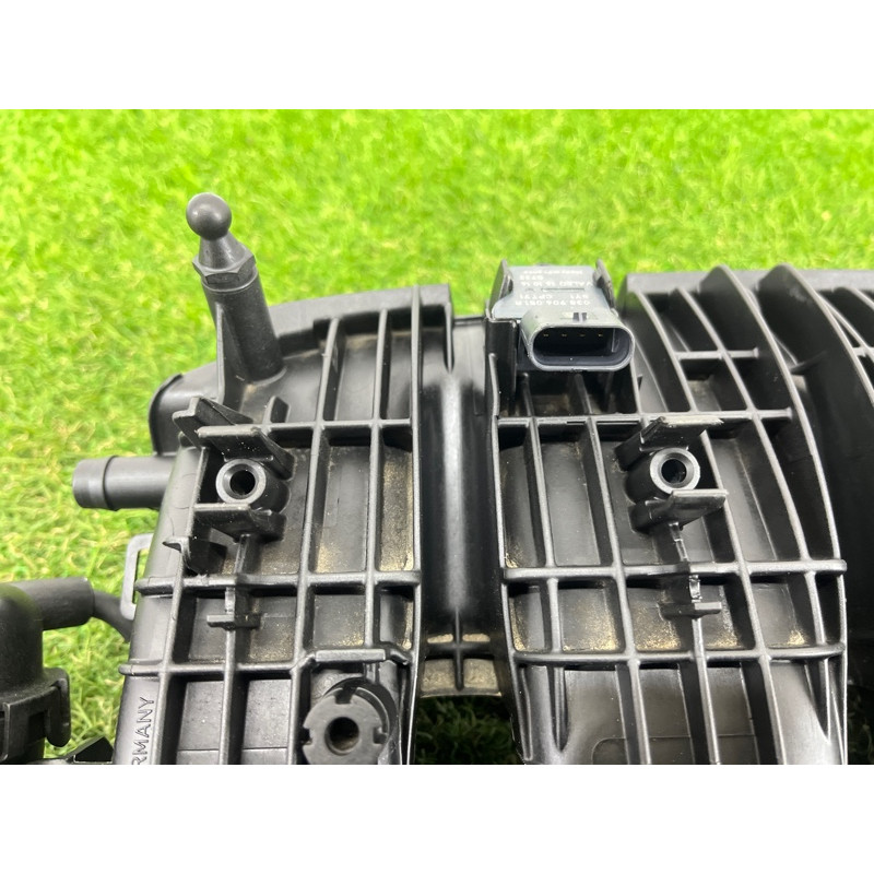 Коллектор впускной (впускная система) AUDI A4 B9 2017 2.0 06L133201DK