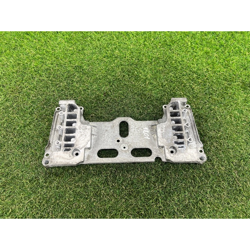 Кронштейн блока управления двигателем (кузов и элементы) BMW 2-series F22 2015 2.0 11617584527