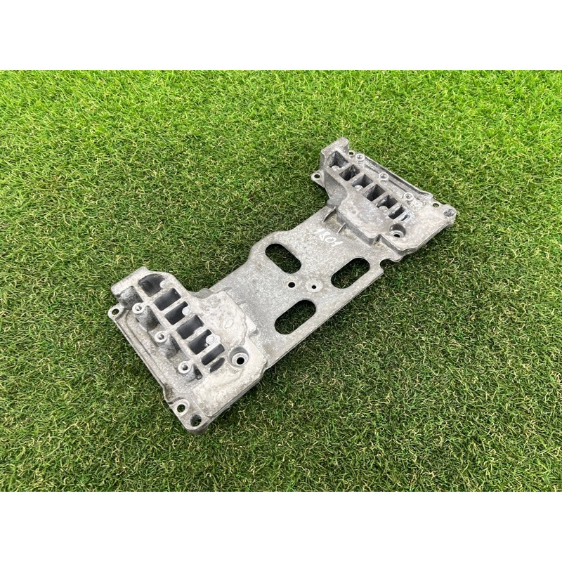 Кронштейн блока управления двигателем (кузов и элементы) BMW 2-series F22 2015 2.0 11617584527