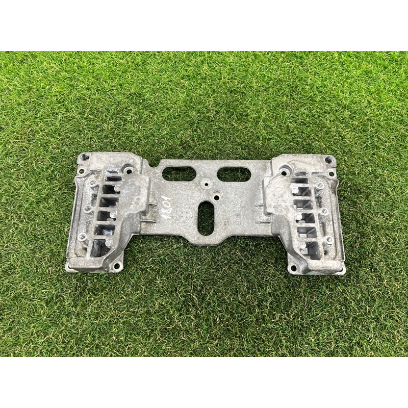 Кронштейн блока управления двигателем (кузов и элементы) BMW 2-series F22 2015 2.0 11617584527