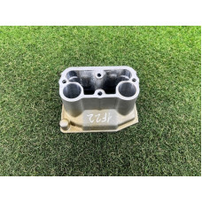 Вставка в гнездо свечи