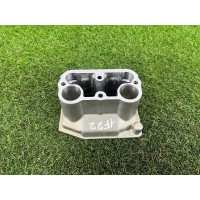 Вставка в гніздо свічки