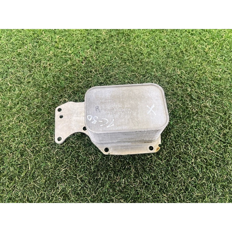 Теплообменник масляного фильтра (двигатель и элементы) BMW 5-series G30 2017 2.0 B46B20 11428585624