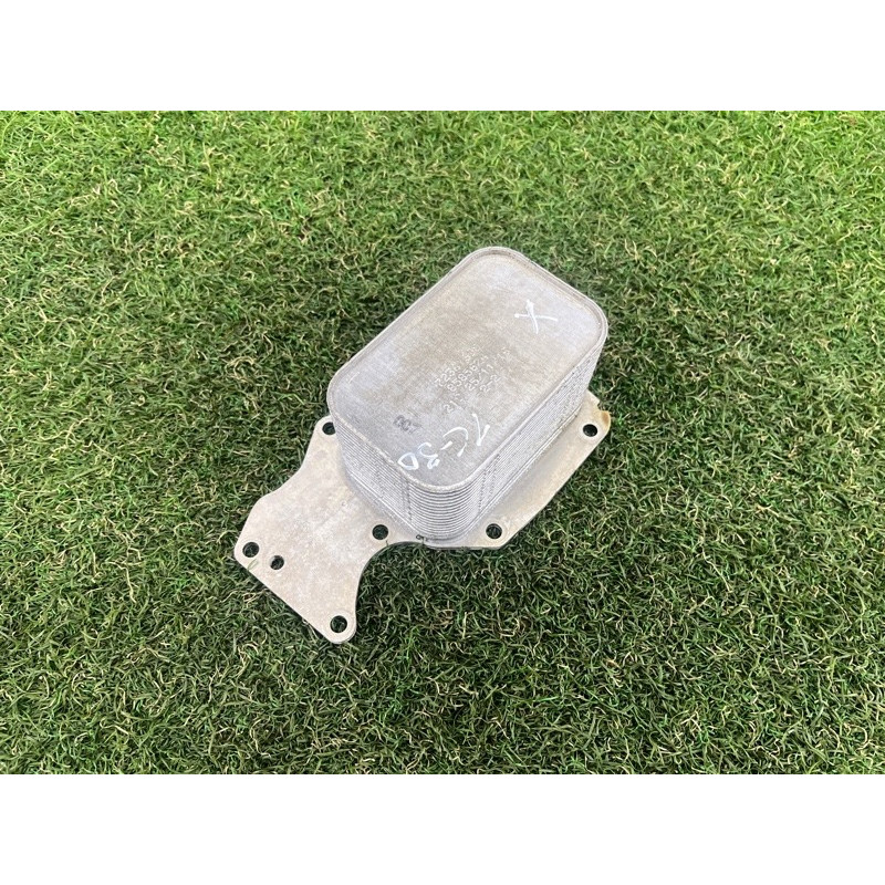 Теплообменник масляного фильтра (двигатель и элементы) BMW 5-series G30 2017 2.0 B46B20 11428585624