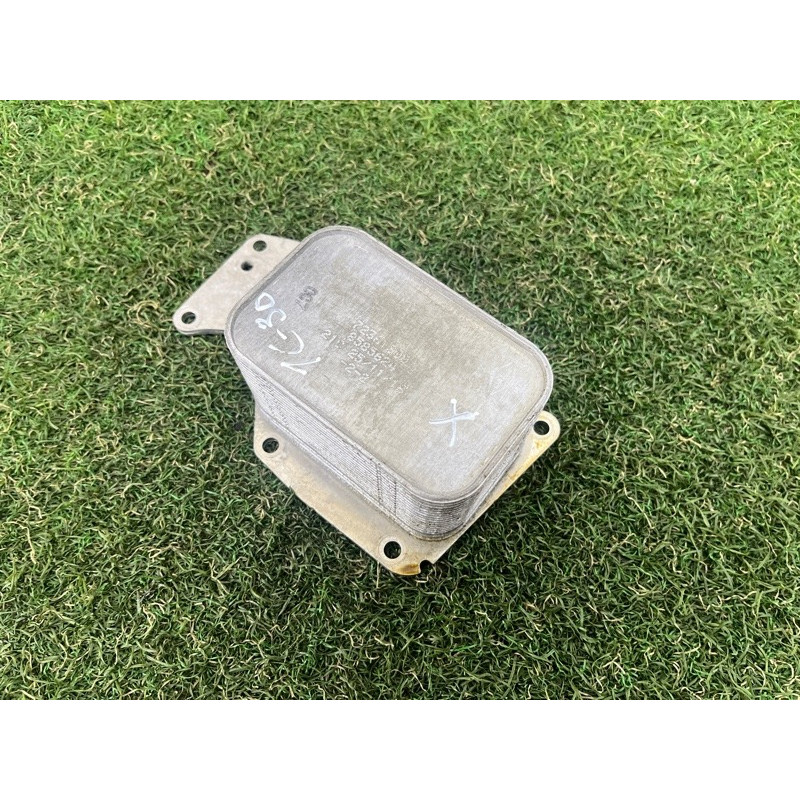 Теплообменник масляного фильтра (двигатель и элементы) BMW 5-series G30 2017 2.0 B46B20 11428585624