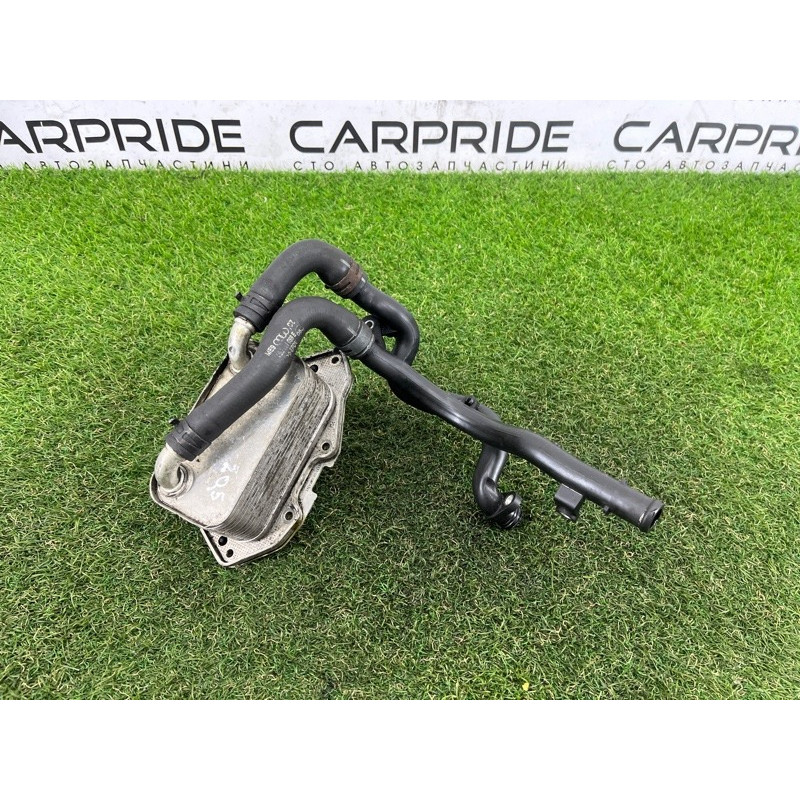 Теплообменник масляного фильтра (двигатель и элементы) AUDI Q5 8R 2012 3.2 CALB 06E117021G