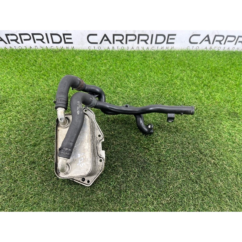 Теплообменник масляного фильтра (двигатель и элементы) AUDI Q5 8R 2012 3.2 CALB 06E117021G