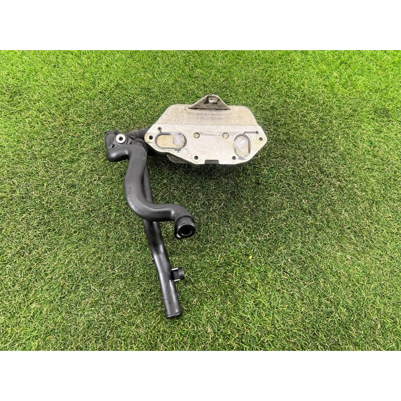 Теплообменник масляного фильтра (двигатель и элементы) AUDI Q5 8R 2012 3.2 CALB 06E117021G