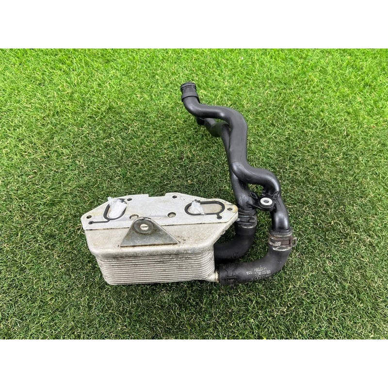 Теплообменник масляного фильтра (двигатель и элементы) AUDI Q5 8R 2012 3.2 CALB 06E117021G