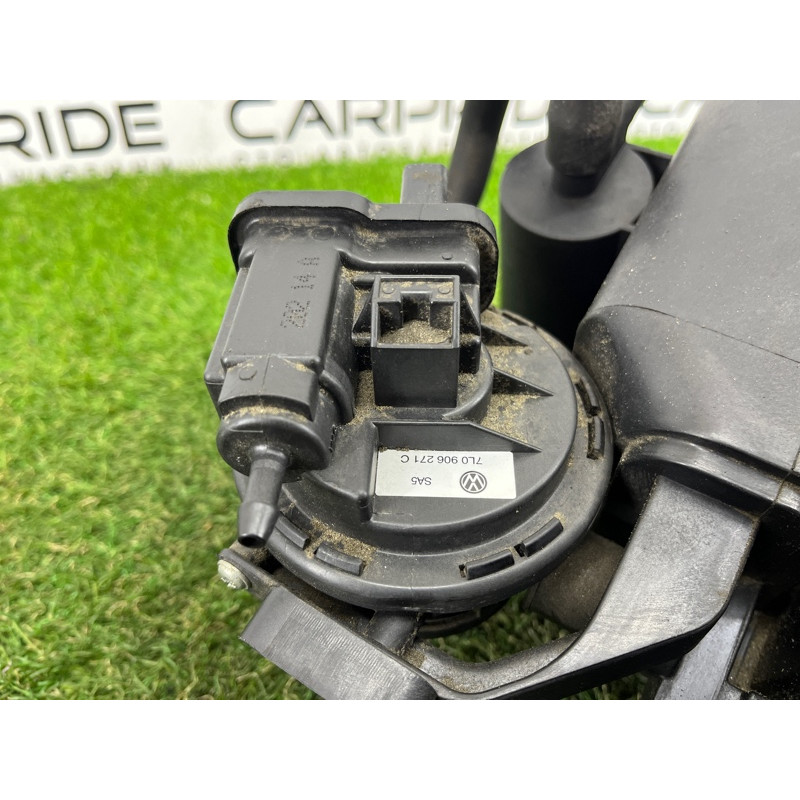 Абсорбер топливный (топливная система) Volkswagen Touareg FL 2015 3.6 7P0201801L