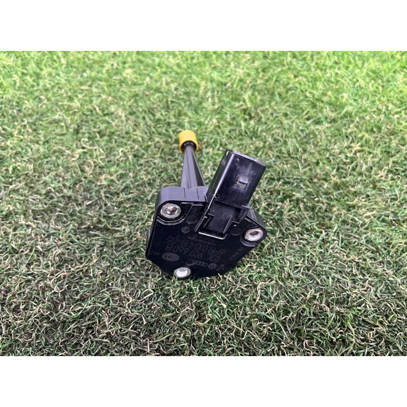 Датчик уровня масла (электрика двигателя) Volkswagen Amarok 2H 2012 2.0 tdi 03L907660B