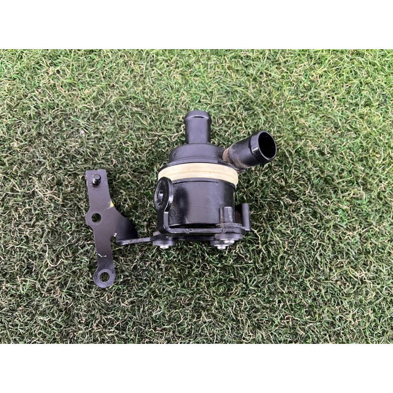 Помпа электрическая (электрика) Volkswagen Touareg FL 2015 3.6 059121012B