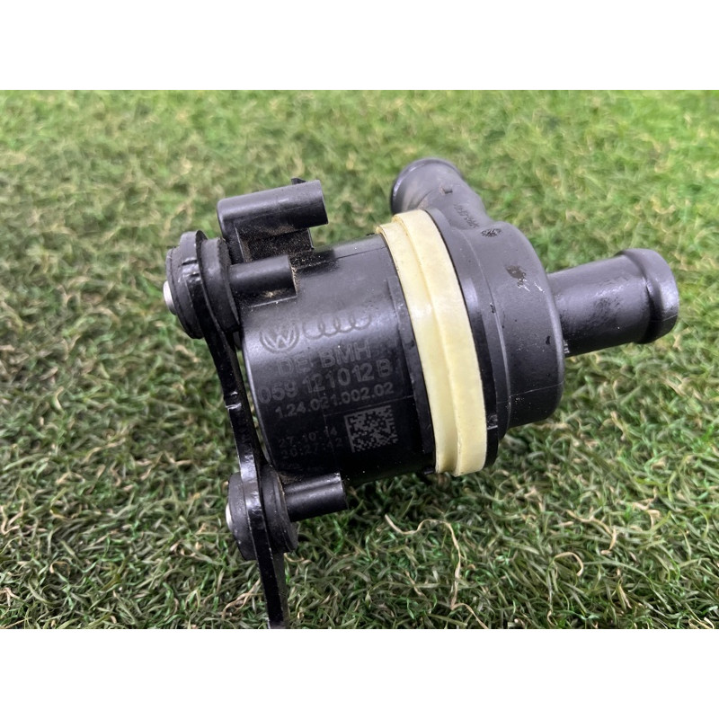 Помпа электрическая (электрика) Volkswagen Touareg FL 2015 3.6 059121012B