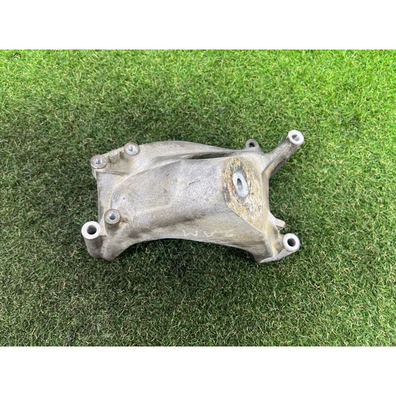 Кронштейн двигателя (кронштейны двигателя) Volkswagen Amarok 2H 2012 2.0 tdi 03L199308