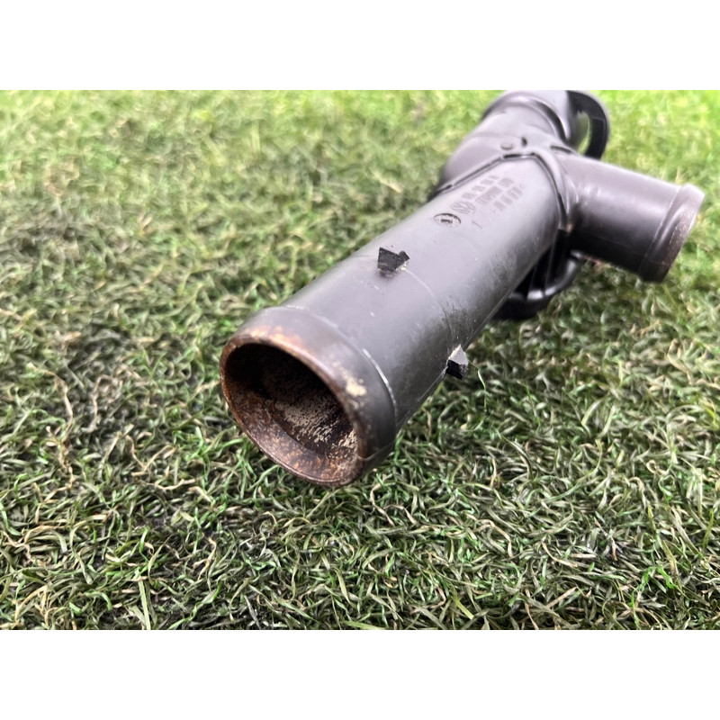 Фланец системы охлаждения (система охлаждения) Volkswagen Amarok 2H 2012 2.0 tdi 03L121131M