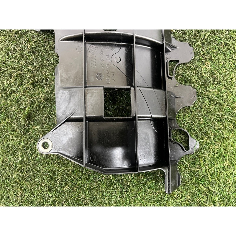 Маслоотражатель (двигатель и элементы) Volkswagen Amarok 2H 2012 2.0 tdi 03L103623A