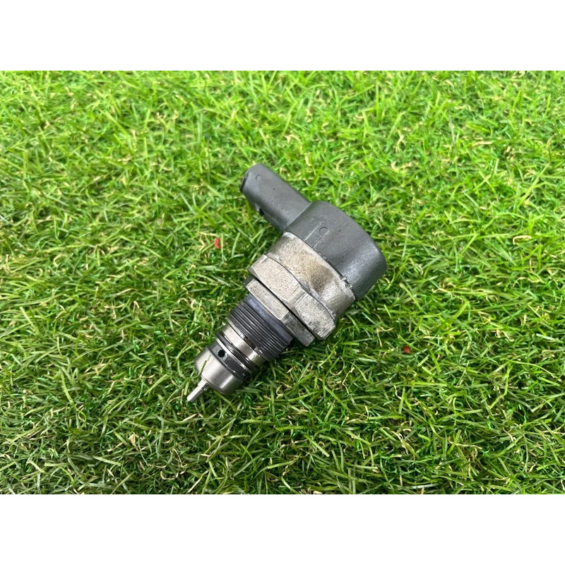 Регулятор тиску пального (паливна система) Volkswagen Touareg II NF 2013 3.0 057130764AE
