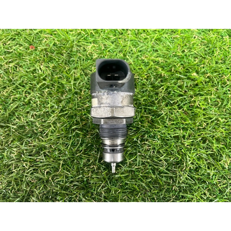 Регулятор тиску пального (паливна система) Volkswagen Touareg II NF 2013 3.0 057130764AE