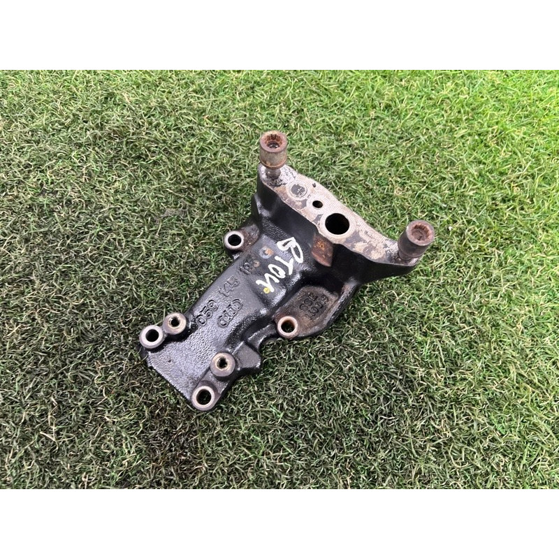 Кронштейн крепление турбины (кронштейны двигателя) Volkswagen Touareg II NF 2013 3.0 059145195AE