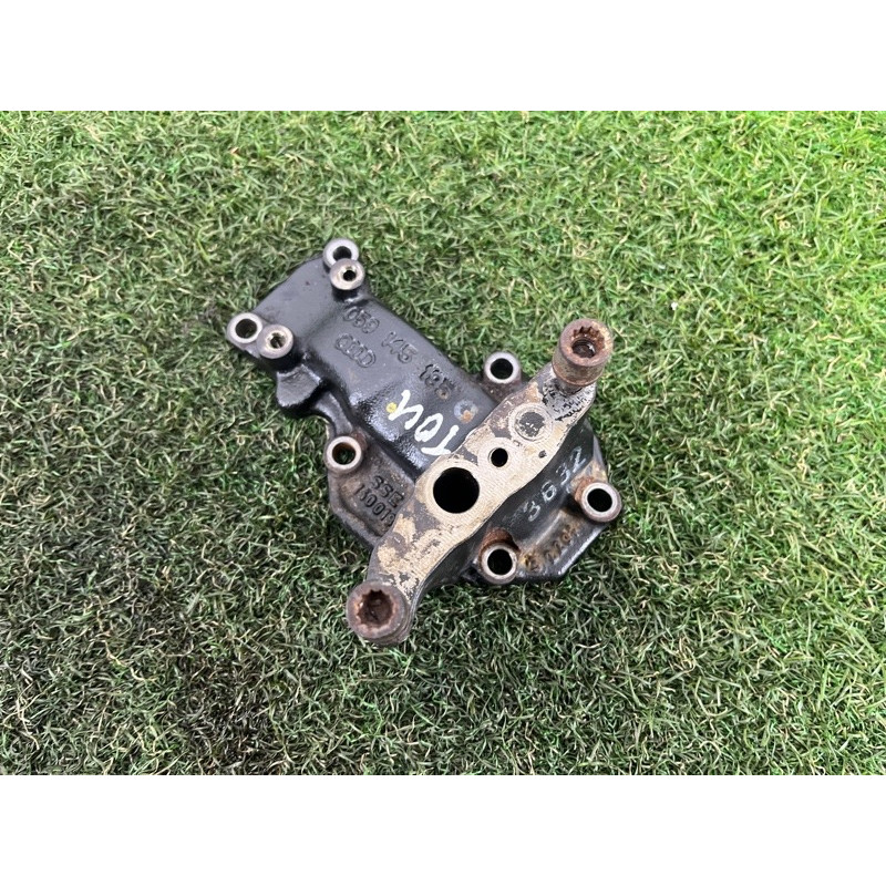 Кронштейн крепление турбины (кронштейны двигателя) Volkswagen Touareg II NF 2013 3.0 059145195AE