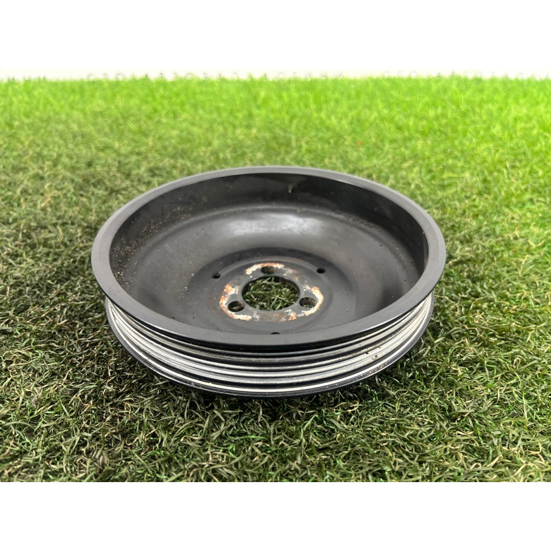 Шкив помпы (система охлаждения) AUDI Q5 8R 2012 3.2 CALB 06E121031D