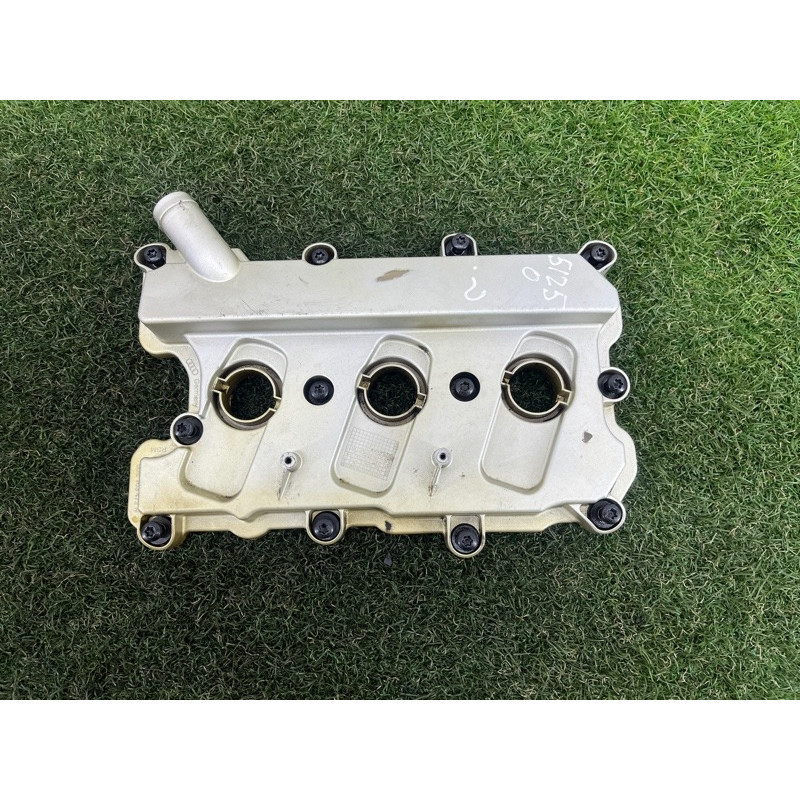 Кришка клапанів (двигун та елементи) AUDI Q5 8R 2012 3.2 CALB 06E103472N